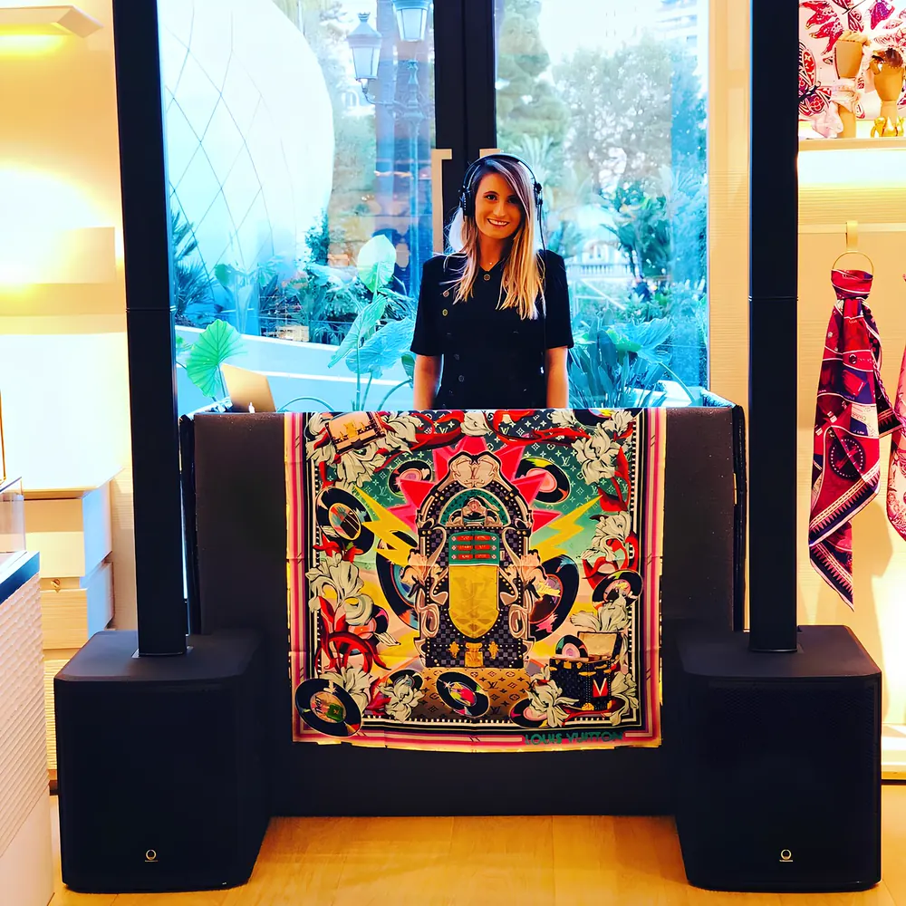 Miss Cecyls lors d’un événement en boutique
